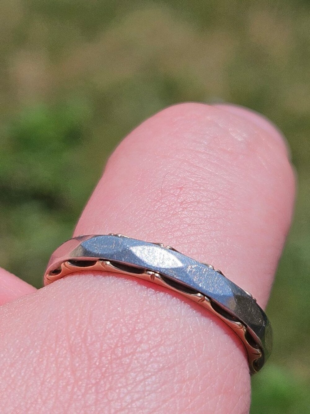 Kaynar 14K Yellow Gold Band Wedding Ring Band White Overlay 4.9 Grams Size 11